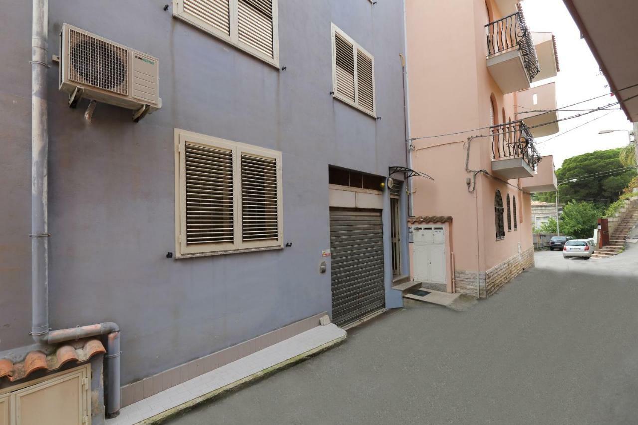 Tyttyhouse Apartment Giardini Naxos Ngoại thất bức ảnh